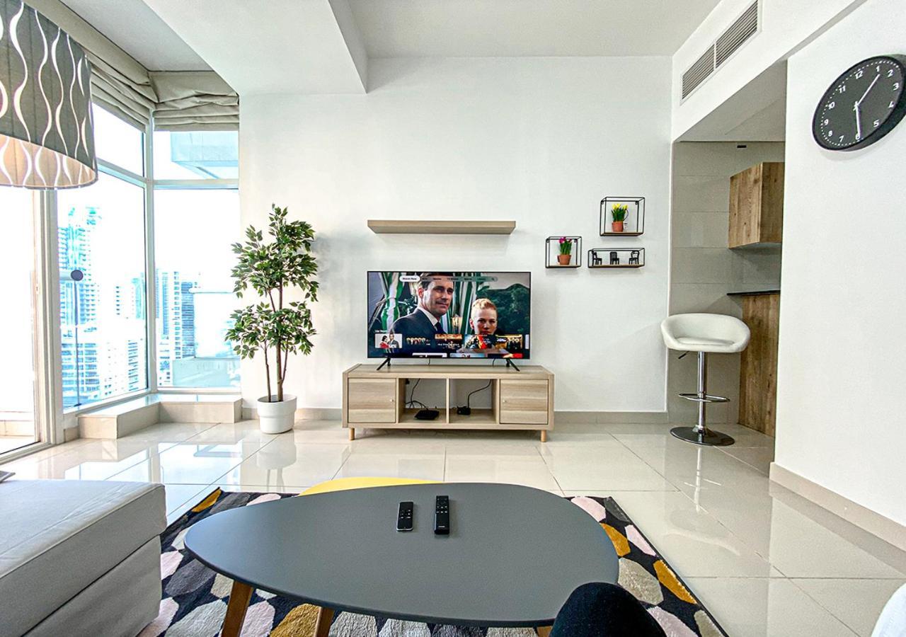 Walk To The Beach Or Enjoy The Amazing View From The Balcony Apartment Dubai