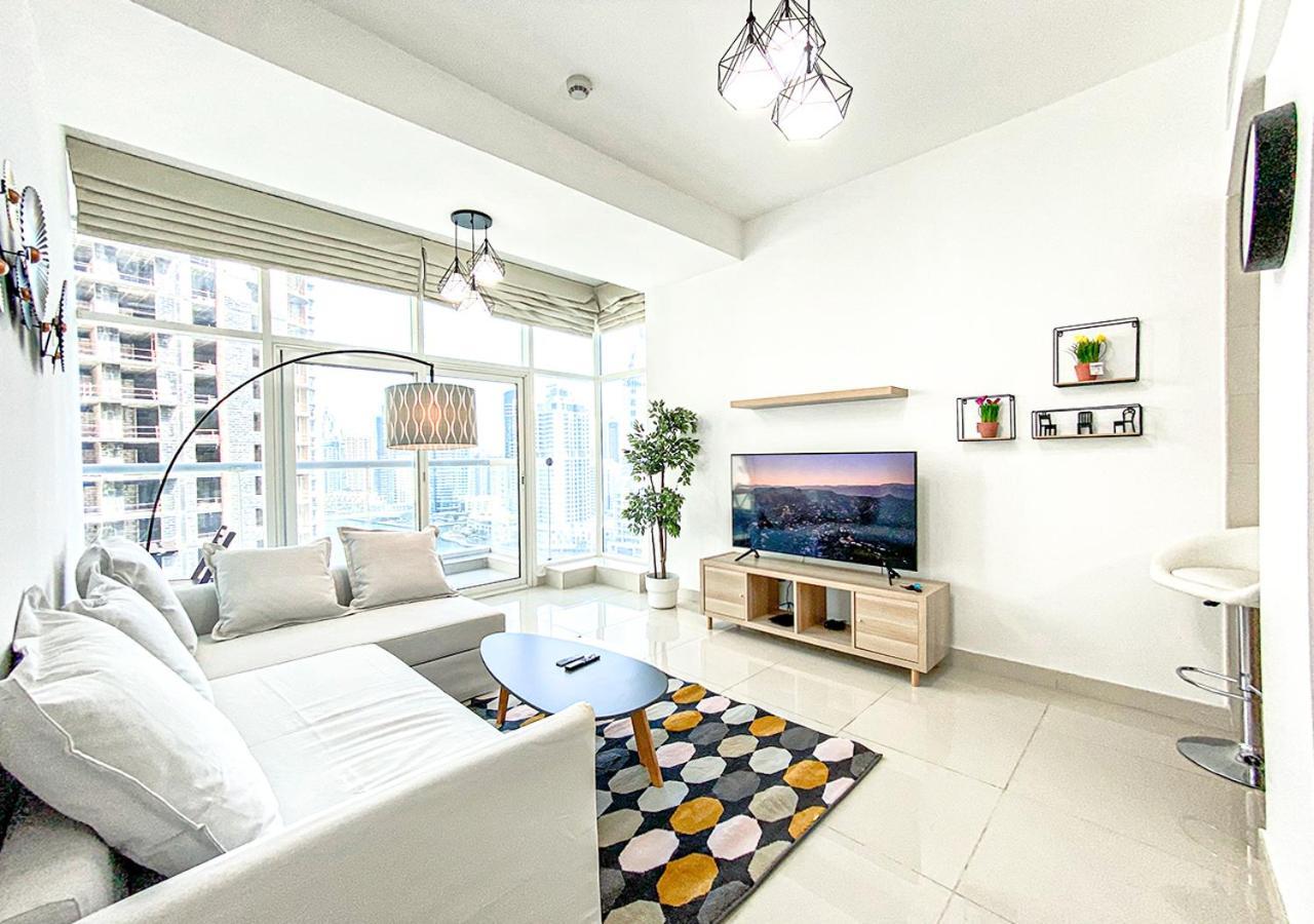 Walk To The Beach Or Enjoy The Amazing View From The Balcony *