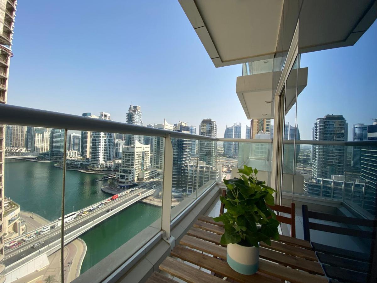 Apartment Walk To The Beach Or Enjoy The Amazing View From The Balcony *