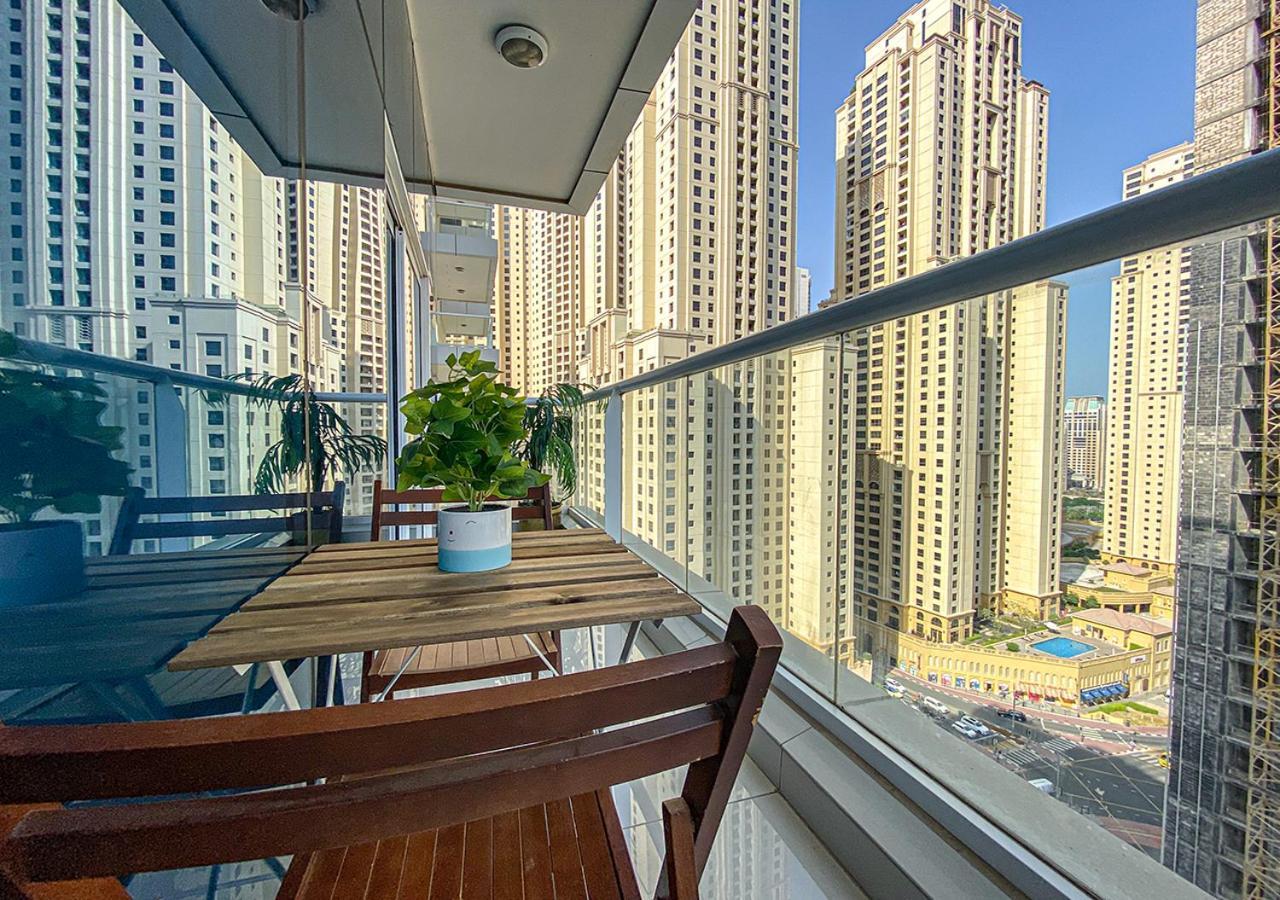 Walk To The Beach Or Enjoy The Amazing View From The Balcony Apartment *