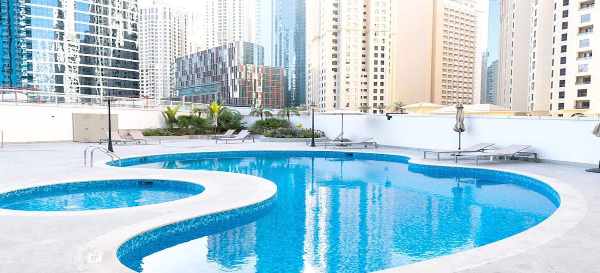Apartment Walk To The Beach Or Enjoy The Amazing View From The Balcony Dubai